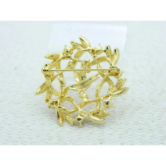 VTG Gold Tone Purple Rhinestone Bird Wreath Pin Brooch - Picture 2 of 2
